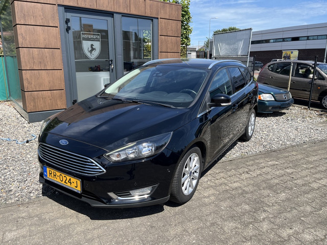 ford-focus-wagon-1.0-titanium