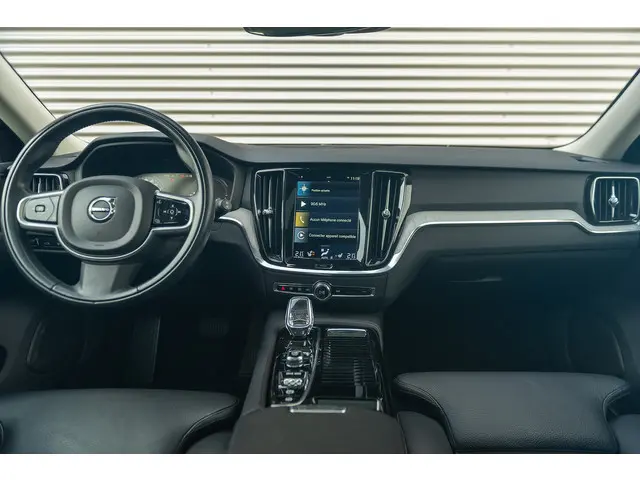 volvo-v60-t6-aut.-plug-in-hybrid-inscription-luxe-acc-360camera-340pk