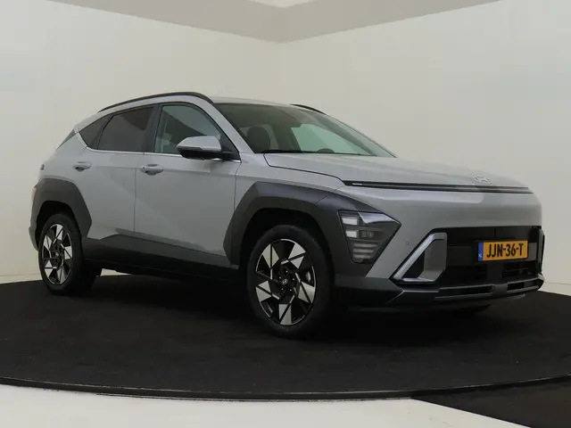hyundai-kona-1.6-gdi-hev-comfort-smart-navigatie---18-inch-velgen---nieuwstaat-