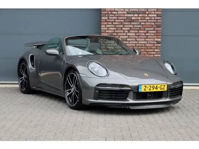 porsche-911-992-cabrio-3.8-turbo-s---keramisch---vierwielbesturing---burmester-high-end---adaptive-cruise-control---liftsysteem---sport-chro