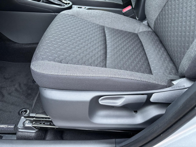 toyota-yaris-cross-1.5-hybrid-115-first-edition-automaat-bsm-parkeersensoren--apple-carplay-android-auto-stoelverwarming-stuurverwarming