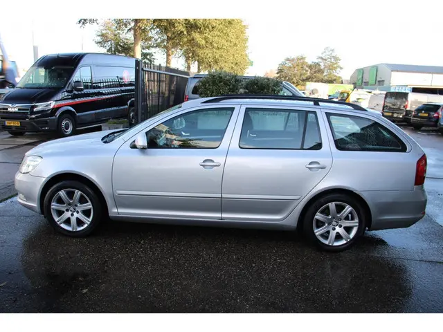 skoda-octavia-combi-1.4-tsi-ambition-bns