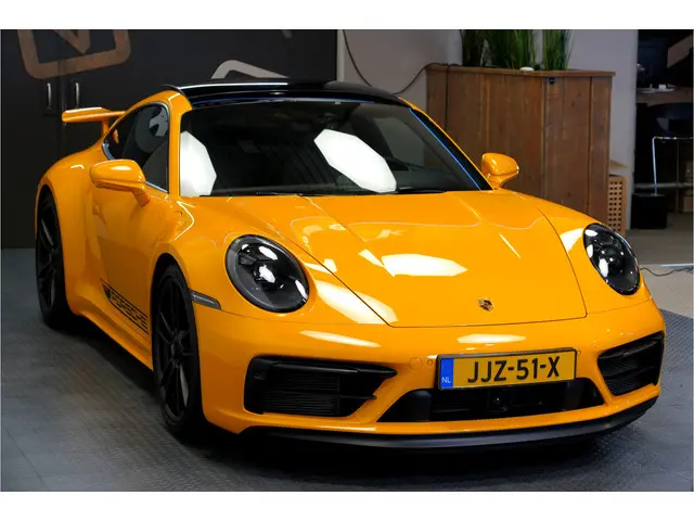 porsche-911-3.0-carrera-4-gts-353kw-480pk-aut8-aero-pakket---innodrive---panodak---sport-chrono---lift---burmester---18-weg-stoelen---pdls--
