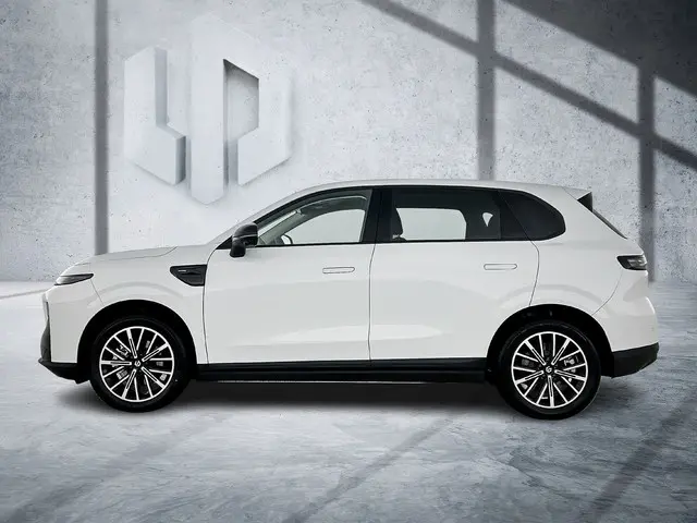 leapmotor-b10-design-promax-67.1-kwh---demo-auto----beschikbaar-per-01-05-2026--automaat---434-km-wltp---leder---navi--