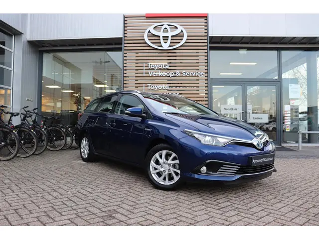 toyota-auris-touring-sports-1.8-hybrid-active--cruise-control