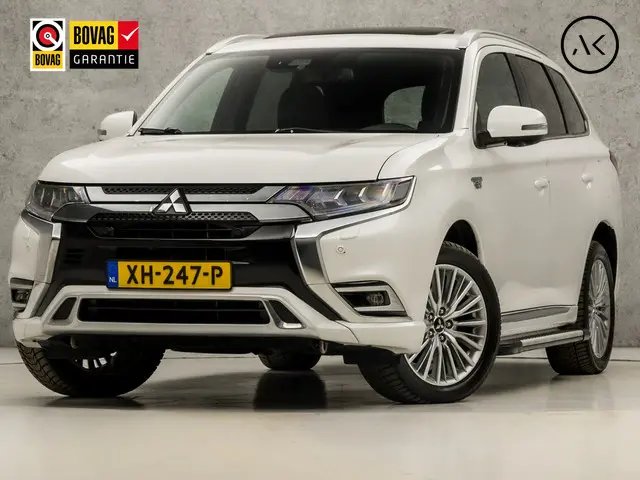 mitsubishi-outlander-2.4-phev-deluxe-225pk-automaat-schuifdak--apple-carplay--360-camera--leder--zwart-hemel--adaptive-cruise--getint-glas--stoelver