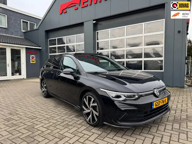 volkswagen-golf-variant-1.5-etsi-r-line---pano---hk---iq-light---trekhaak---bomvol-----.