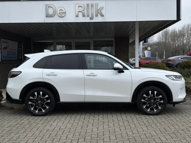 honda-zr-v-2.0-ehev-advance---pano--leder--carplay-android--camera--acc--stoel-stuur-achterb.verw.--trekhaak---dealeronderhouden-