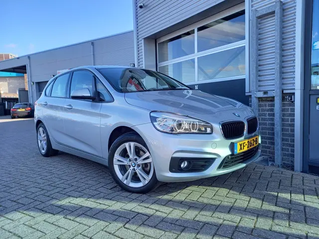 bmw-2-serie-active-tourer-218i-high-executive---led---pdc-voor-achter---trekhaak---climate---elek-klep---cruise