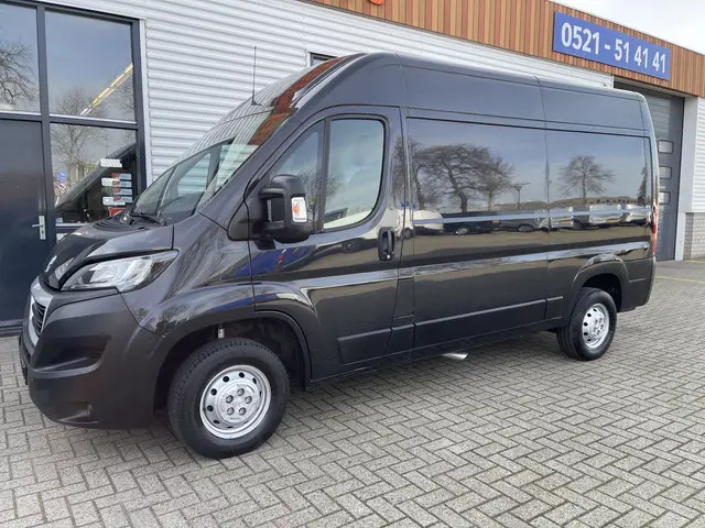 peugeot-boxer-335-2.2-bluehdi-165pk-l2h2-premium---vaste-prijs-rijklaar--16.950-ex-btw---lease-vanaf--285---airco---cruise---navigatie---eur