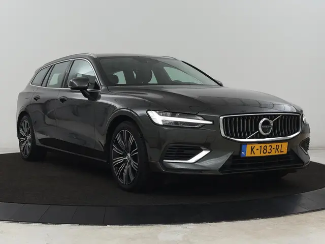 volvo-v60-2.0-t6-recharge-awd-business-pro---trekhaak---360-camera---adaptive-cruise---navigatie---carplay---full-led---phev---plug-in