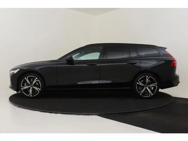 volvo-v60-t8-plug-in-hybrid-awd-ultra-performance-ed.-dark--pano.dak-harman-kardon-head-up-disp.-360cam-privacy.glas-polestar-19