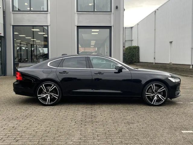volvo-s90-2.0-t4-inscription---navi-camera-adapt.cruise-clima-afn.trekhaak-apple-carplay-android-auto