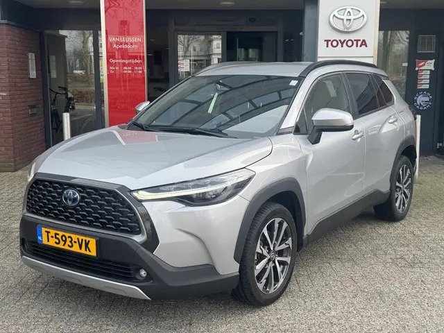 toyota-corolla-cross-hybrid-140-dynamic-nl-auto-keyless-18---lm-velgen-privacy-glass-apple-android-camera-navi-ad-cruise-clima