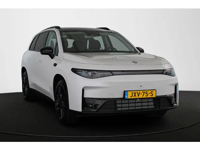 leapmotor-c10-reev-design-28.4-kwh