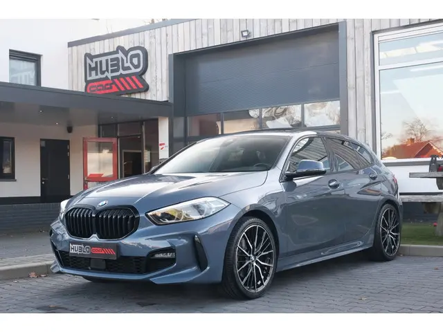 bmw-1-serie-118i-m-sport--pano--kuipstoelen--hk-muziek--hud