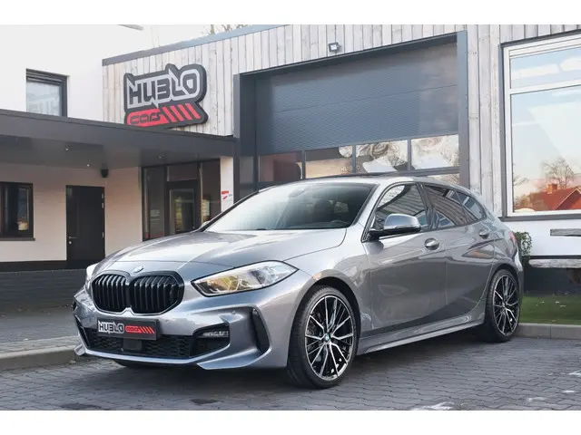 bmw-1-serie-118i-m-sport--pano--hud--kuipstoelen--hk-muziek--memory-