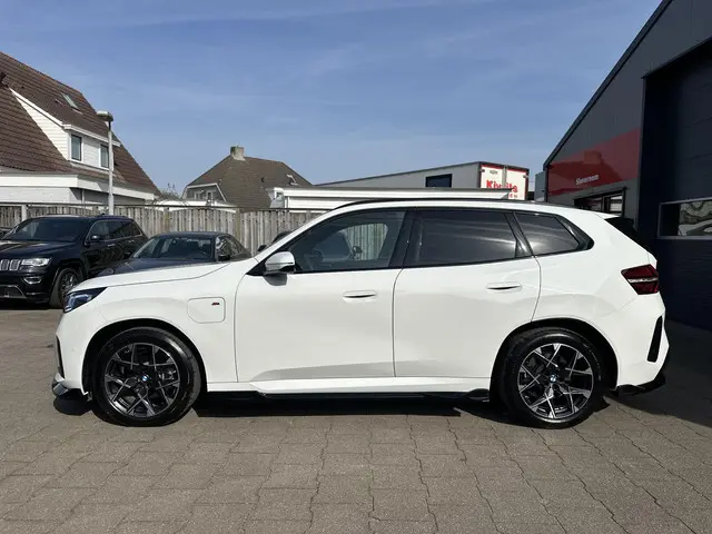 bmw-x3-30e-xdrive-m-sport-pano-stoelventi-elek.trekh