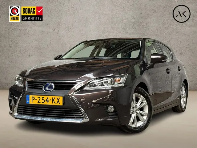 lexus-ct-200h-sport-automaat-navigatie--alcantara--camera--sportstoelen--parkeersensoren--cruise--nieuwe-apk--nieuwstaat