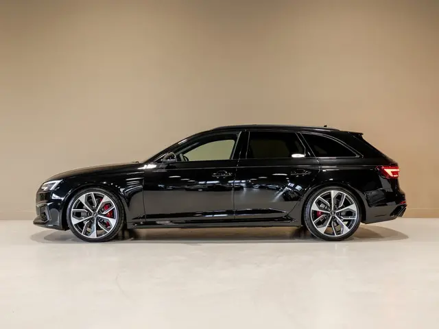 audi-rs4-a4-avant-2.9-tfsi-quattro---450pk---panorama-dak---head-up-display---carbon--