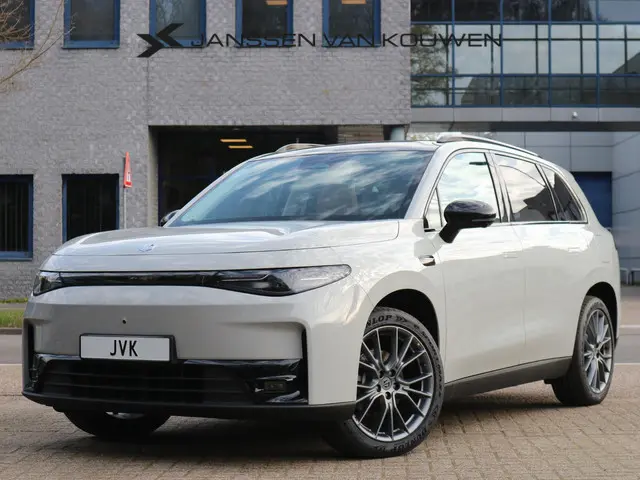 leapmotor-c10-design-69.9-kwh---360-camera---tundra-grey---panoramadak