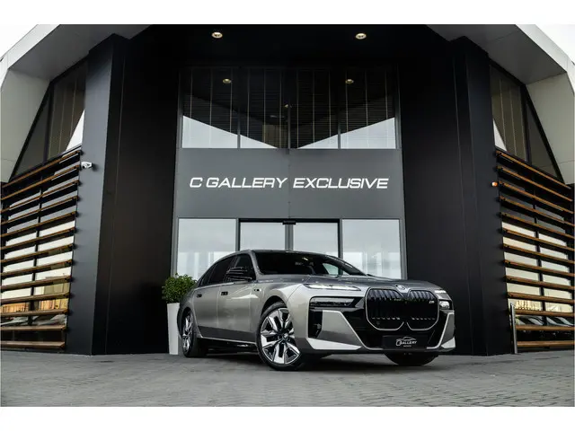 bmw-7-serie-m760e-xdrive---m-sport---bowers--wilkins---skylounge---oxidgrau
