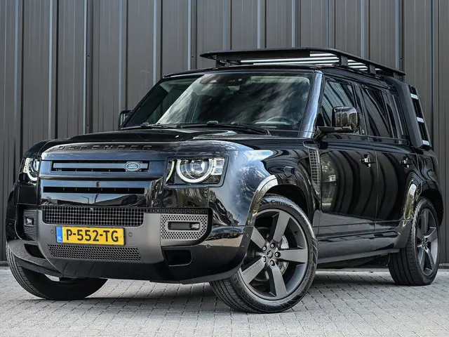 land-rover-defender-110-2.0-p400e-110-se---nl-auto---panoramadak---1e-eigenaar--led---trekhaak---keyless-entree---360-camera---meridian-surround---