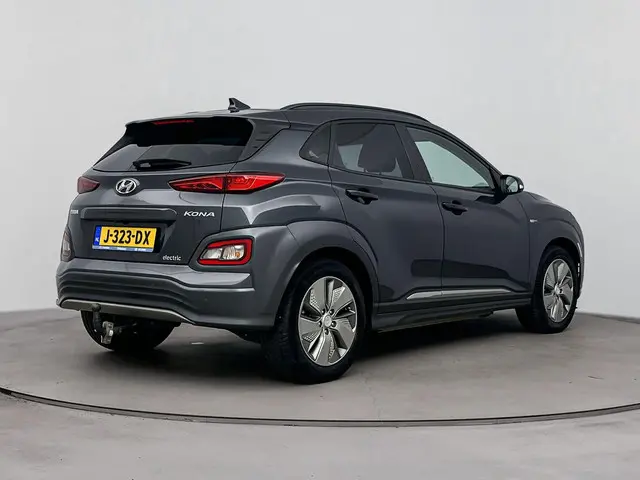hyundai-kona-ev-fashion-39-kwh---soh-95---trekhaak-voor-fietsendrager---dodehoek-detectie---pdc---3-fasen---warmtepomp---camera---clima---cr
