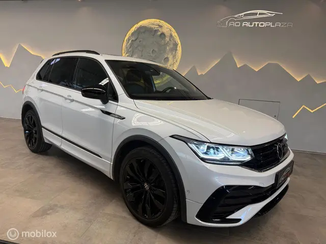 volkswagen-tiguan-1.5-tsi-3x-r-line-panorama-black-style-hud