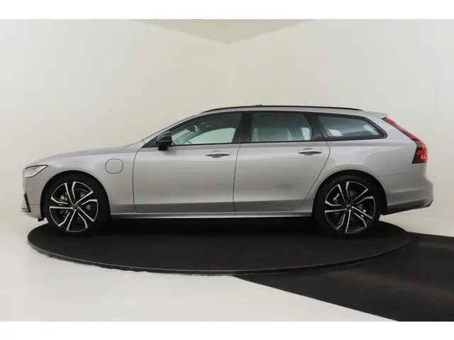 volvo-v90-t8-plug-in-hybrid-awd-ultra-dark--pano.dak-harman-kardon-luchtvering-360cam-head-up-disp.-20