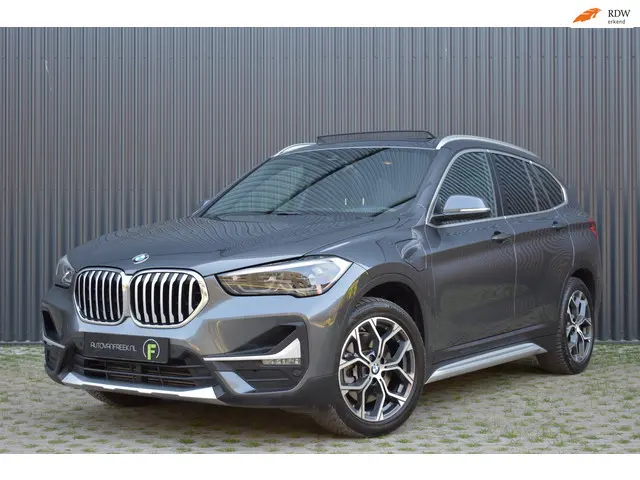 bmw-x1-xdrive25e-high-executive-xline---pano---trekhaak-afn.---leder---head-up---acc---1e-eig---dealer---camera