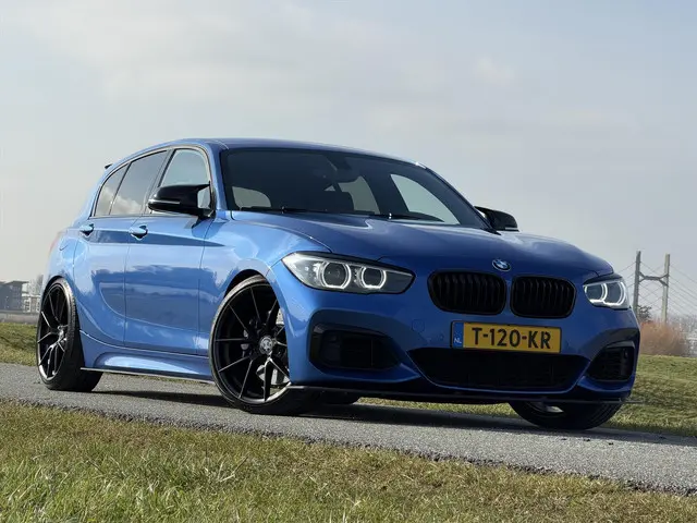 bmw-1-serie-m140i-xdrive-500pk-shadow-line---m-performance---maxton---19-cs---mst-intake---lci---keyless---adaptief-onderstel---leder---led