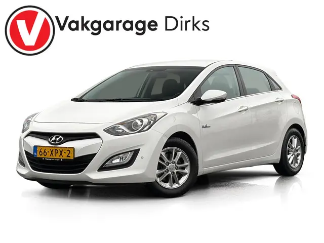 hyundai-i30-1.6-gdi-business-edition--trekhaak--navi--camera