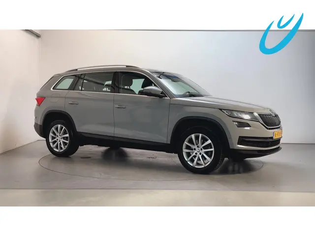 skoda-kodiaq-1.5-tsi-150pk-dsg-business-edition-plus-leder-stof-stoelverwarming-camera-sfeerverlichting