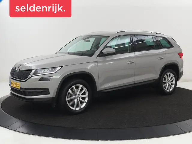 skoda-kodiaq-1.5-tsi-business-edition---trekhaak---half-leder---keyless---carplay---canton-sound---sfeerverlichting---navigatie---camera---cr