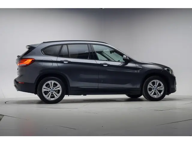 bmw-x1-xdrive25e-executive--clima---ecc-led-navi-prof.-hud-camera-