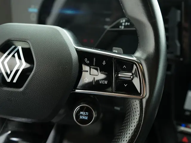 renault-megane-e-tech-ev60-optimum-charge-220pk-techno---pack-augmented-vision-en-advanced-driving-assist