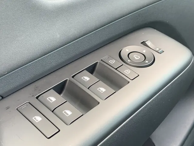 Hyundai Kona 1.6 GDI HEV Premium Full Hybride Automaat met Navigatie, Lederen bekleding en Stoelverwarming Uit voorraad leverbaar!