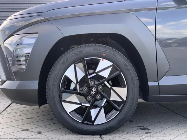 Hyundai Kona 1.6 GDI HEV Premium Full Hybride Automaat met Navigatie, Lederen bekleding en Stoelverwarming Uit voorraad leverbaar!