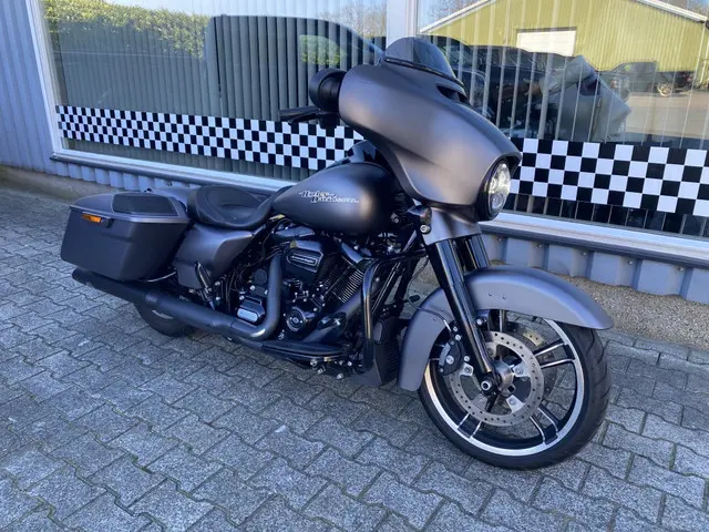 harley-davidson-street-glide-m8-5hd-ui-klep