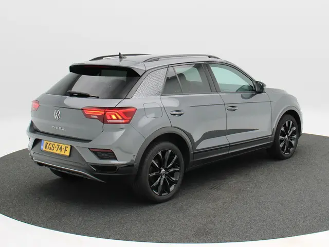 volkswagen-t-roc-1.5-tsi-150-pk-automaat-sport-business-r-line---black-style---camera---stoelverwarming---adaptive-cruise---navigatie---carplay--