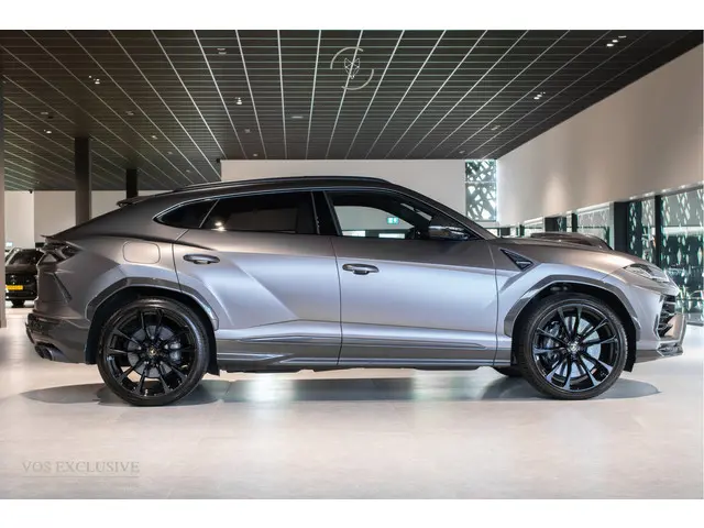 lamborghini-urus-4.0-v8-btw-full-carbon-in---exterieur-bo-advanced-3d-anima-ceramic-massage-keyless-hud-23-pano-softclose