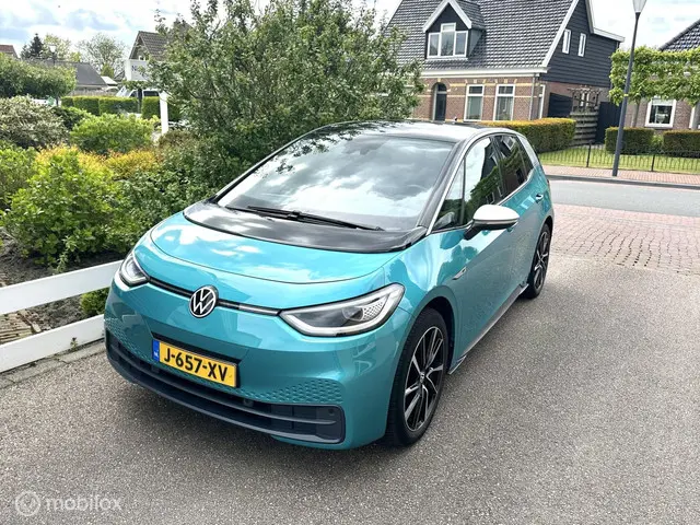 volkswagen-id.3-first-plus-58-kwh-carplay-trekhaak-stoel-stuurverwarming-achteruitrij-camera-sfeerverlichting--