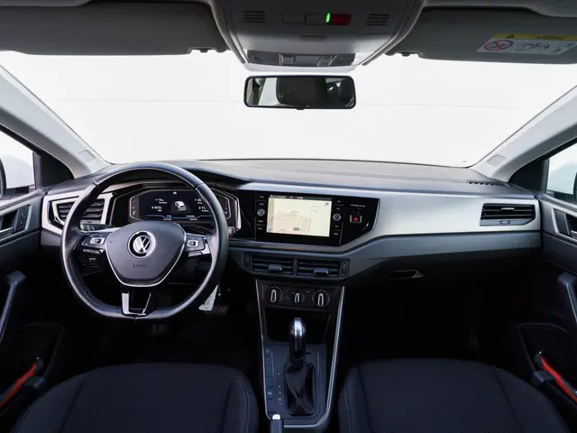 volkswagen-polo-1.0-tsi-95pk-dsg-comfortline---navigatie---adaptive-cruise---virtual-cockpit