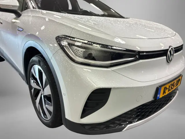 volkswagen-id.4-pro-204pk-77-kwh--apple-android-car-play--360-camera--warmtepomp--stoel--stuurverwarming--20---inch-