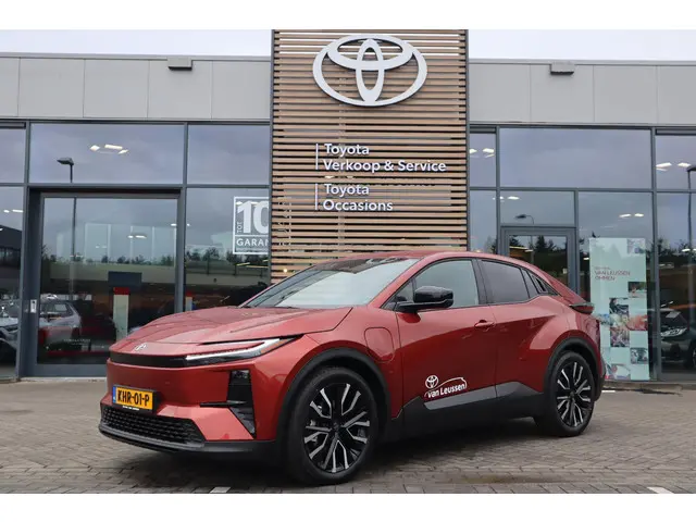 toyota-c-hr--first-edition-77kwh-607km-wltp-demo-20lm-velgen-el-achterklep-privacy-glass-demo-nl-auto
