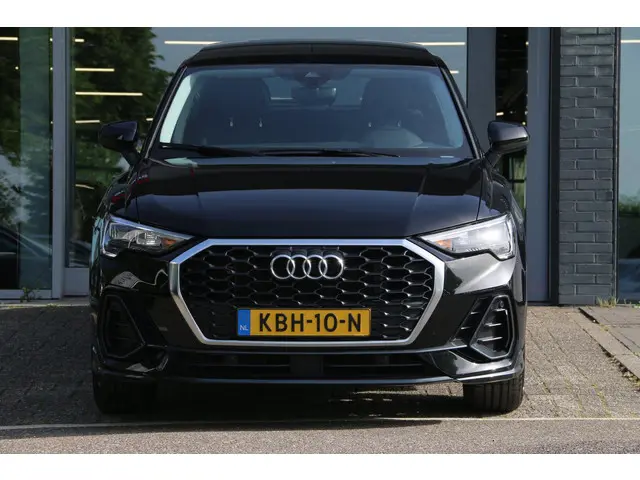 audi-q3-sportback-45-tfsi-e-edition-pano-dak-camera