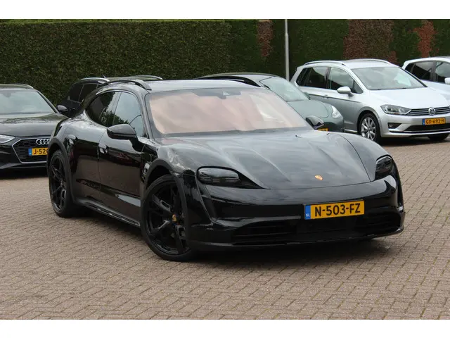 porsche-taycan-cross-turismo-4-93-kwh---vol-opties----soh-90-3---panoramadak---360camera---head-up---achterasbesturing---luchtvering---sportde