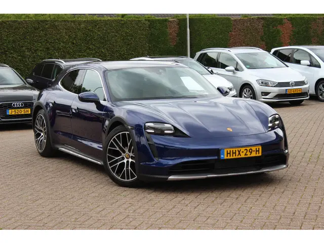 porsche-taycan-cross-turismo-93-kwh---soh-93-7---panoramadak---360camera---luchtvering---sportchrono---20-----warmtepomp---stoelverwarming-4x-