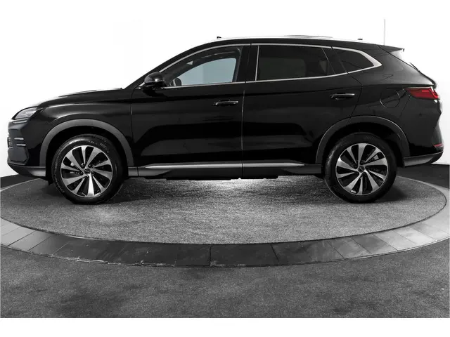byd-seal-u-1.5-dm-i-fwd-boost---plug-in---s-k-panodak---360-camera---app-connect---adapt.-cruise---elek.-klep---infinity-audio---lm-19---4